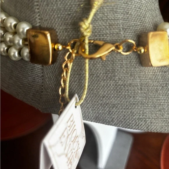 Vintage Pearl Flower Pendant Statement Necklace